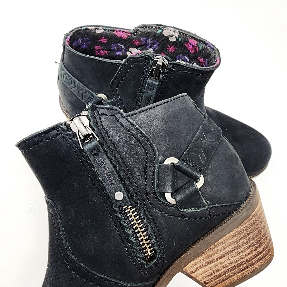 Teva Black Nubuck Ankle Boots Women’s 7 - Picture 5 of 9